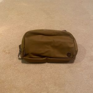 NWT Lululemon Everywhere Belt Bag in Burnt Caramel